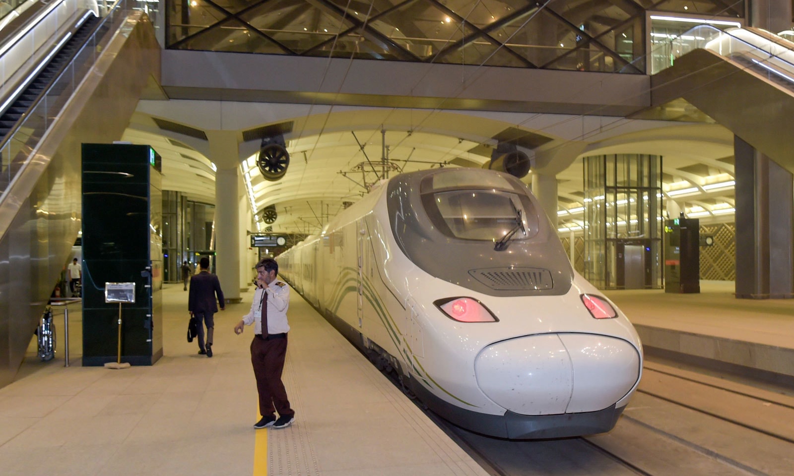 سعودی عرب میں عازمین حج کے لیے حرمین ٹرین سروس کا آغاز کیا گیا ہے &mdash; فوٹو: اے ایف پی