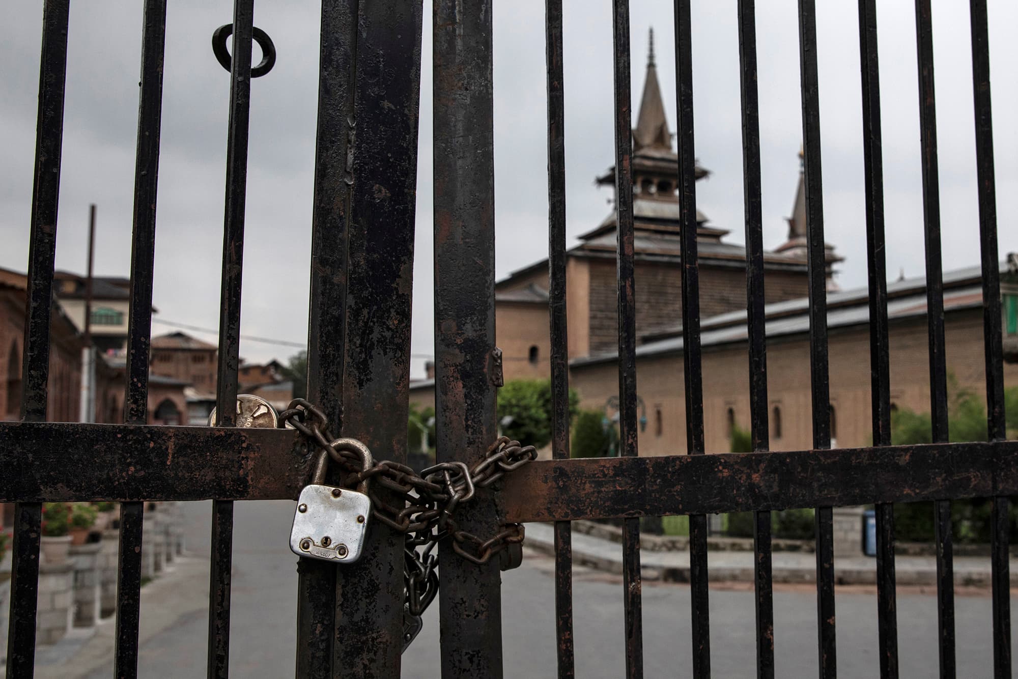 Jamia Masjid in Srinagar is seen locked during restrictions ahead of the Muslim holiday of Eidul Azha as Indian-occupied Kashmir remains under curfew for the 7th consecutive day. ─ Reuters