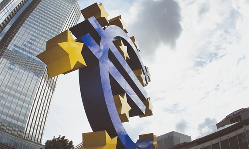 Central bank of Federal Republic of Germany's report suggests that euro zone's biggest economy is now in a recession. &mdash; AP/File