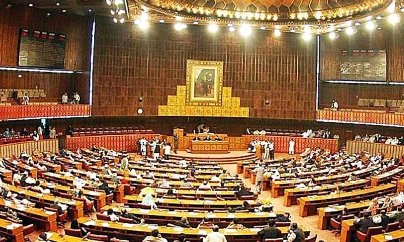 پارلیمانی سیکریٹریز کا تعلق پاکستان تحریک انصاف سے ہے&mdash;فائل/فوٹو:اے پی پی