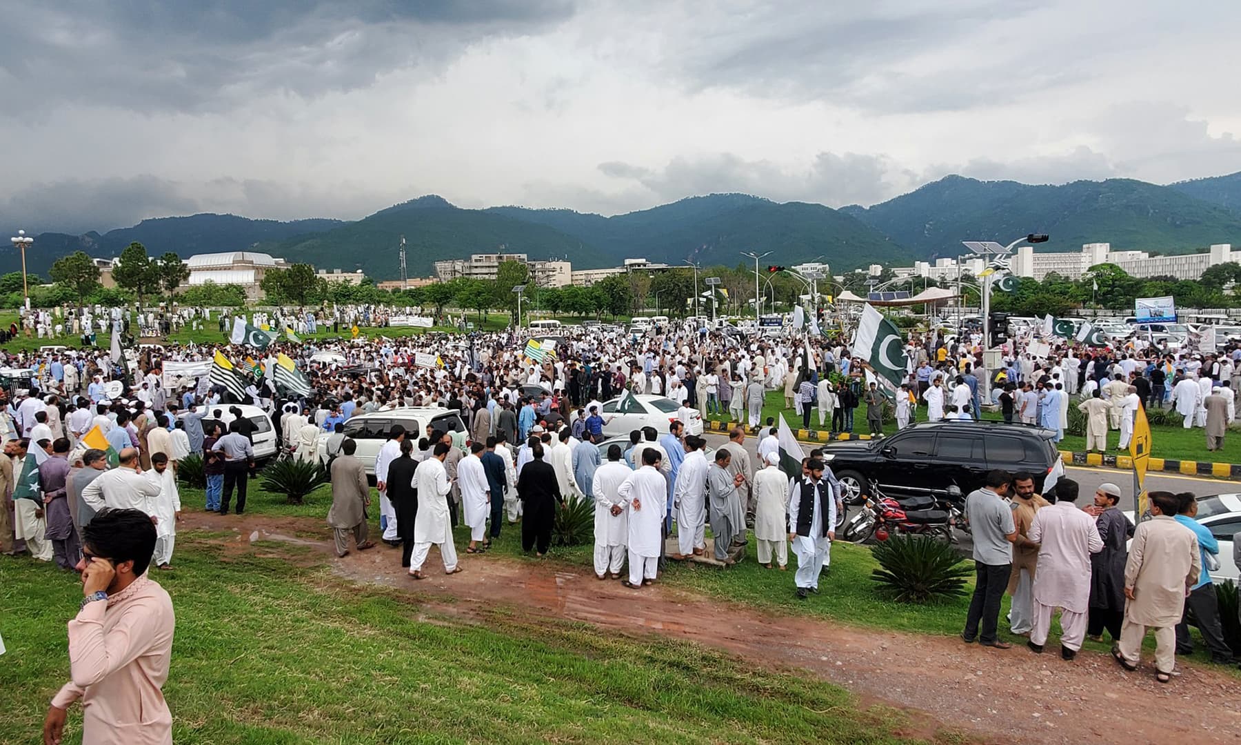 People gather in Islamabad to show support for the people of occupied Kashmir. — Photo courtesy: PTI Twitter