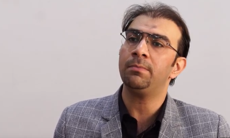 ایوارڈ 2019 کیلئے 4 ہزار اساتذہ کو نامزد کیا گیا، پاکستانی استاد نے اسے ورلڈکپ جیتنے کے مترادف قرار دیا۔— فوٹو: اسکرین شاٹ یوٹیوب ایوارڈ 2019 کیلئے 4 ہزار اساتذہ کو نامزد کیا گیا، پاکستانی استاد نے اسے ورلڈکپ جیتنے کے مترادف قرار دیا۔— فوٹو: اسکرین شاٹ یوٹیوب