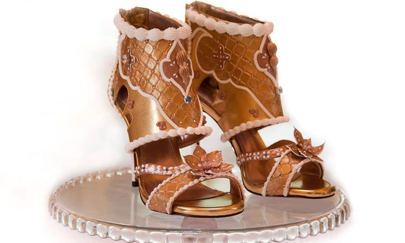 اٹالین ڈیزائنر سے قبل برطانوی ڈیزائنر نے مہنگے ترین جوڑے بنائے تھے&mdash;فوٹو: ڈیبی ونگھم انسٹاگرام