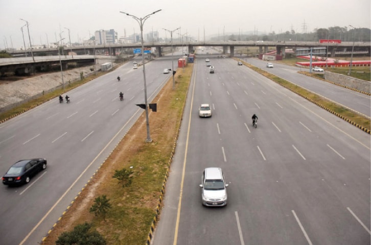 Kashmir Highway is opened to traffic after protesters depart. — Online