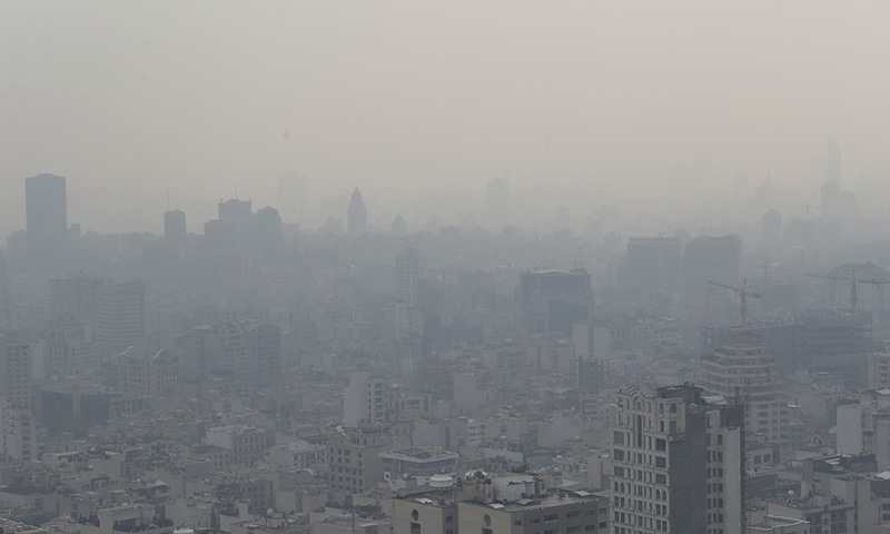 Smog shuts universities, schools in Iran - World - DAWN.COM