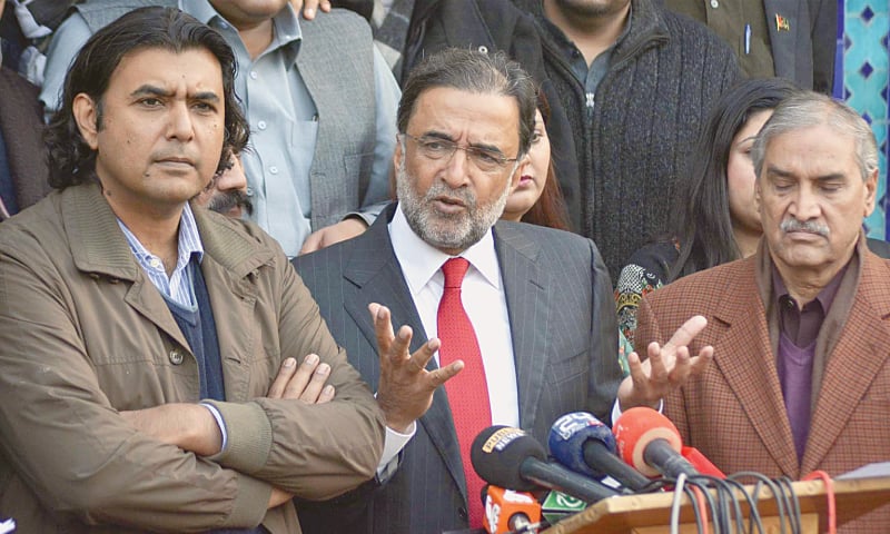ISLAMABAD: Punjab PPP president Qamar Zaman Kaira addresses a press conference on Sunday.&mdash;Online