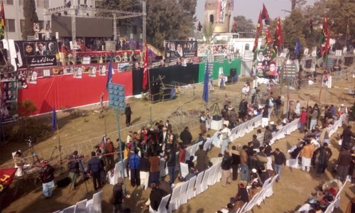 پیپلز پارٹی نے 27 دسمبر کو بینظیر بھٹو کی برسی کے موقع پر لیاقت باغ میں عوامی جلسے کا انعقاد کیا تھا &mdash; فائل فوٹو/نادر گرامانی