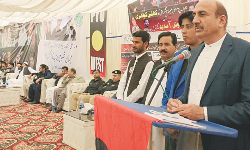 Agriculture Minister Ismail Rahu speaks at the open kachehry held in the Gulshan-i-Maymar area on  Saturday.&mdash;PPI