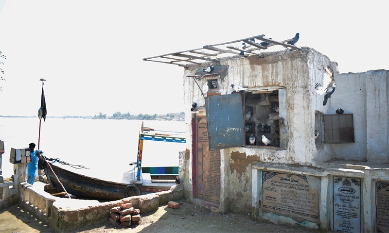 The Shrine of Khawaja Khizr off Sukkur has fallen into disrepair | Photo by the writer