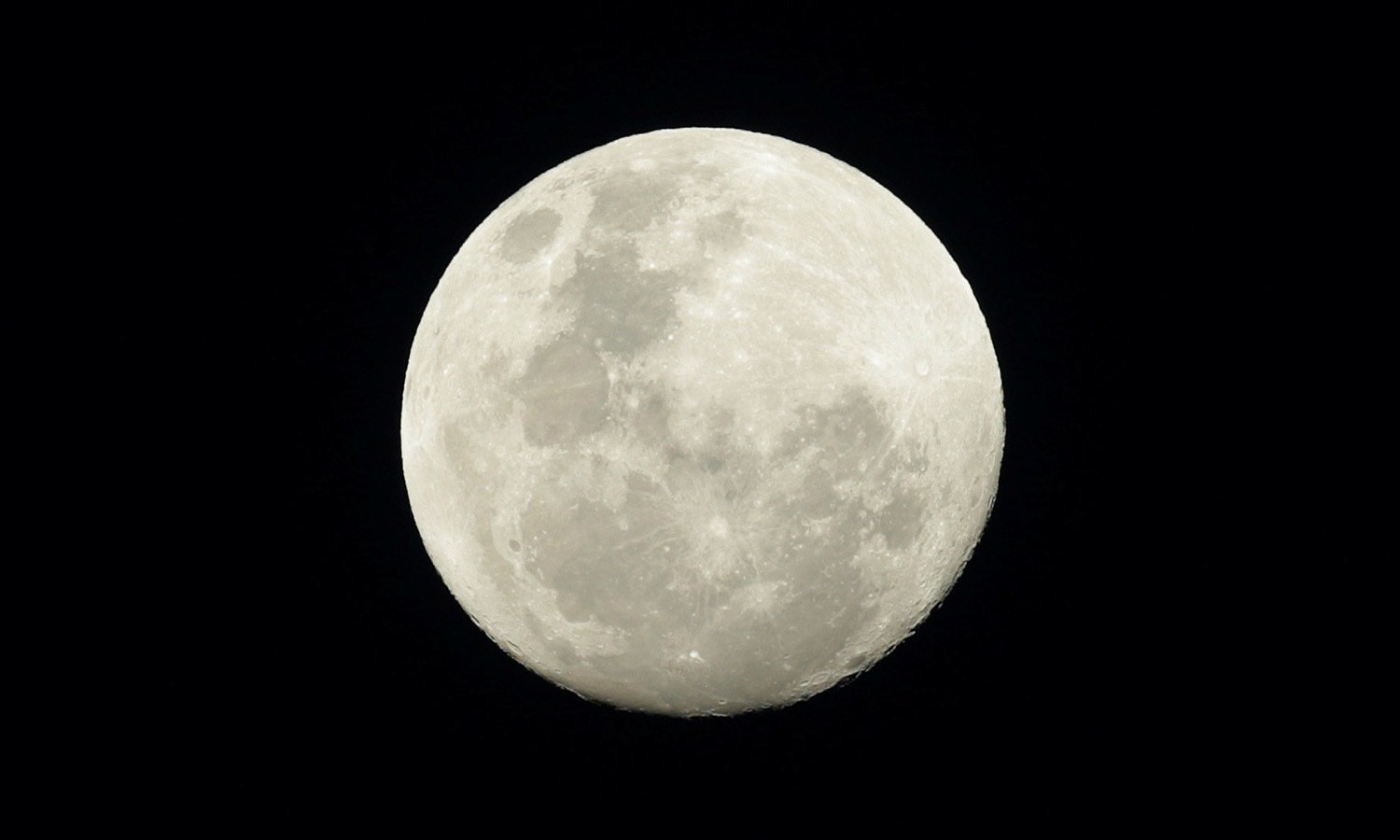 Pakistan To Witness First Lunar Eclipse Of 2020 Tonight Pakistan
