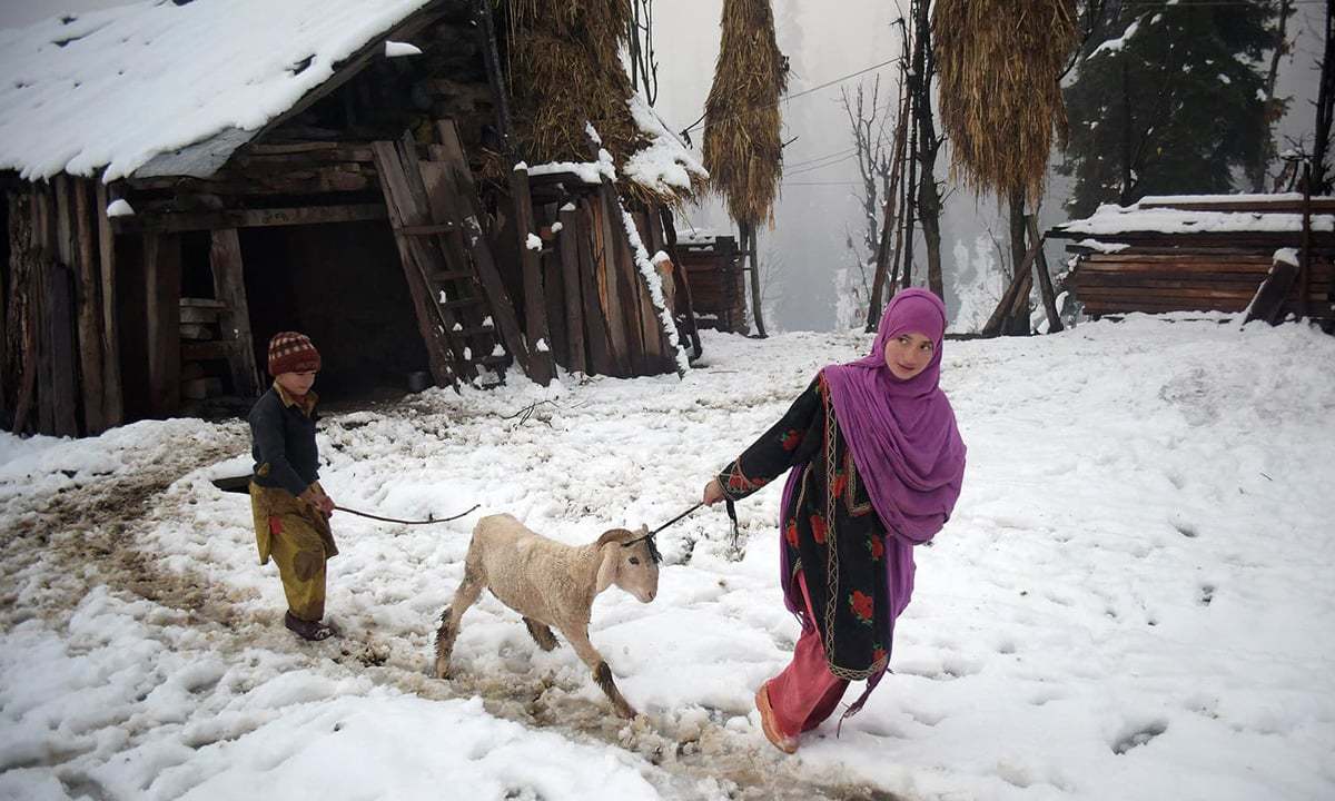 Heavy snowfall and rains have blocked several arteries in high altitude areas. — AFP/File