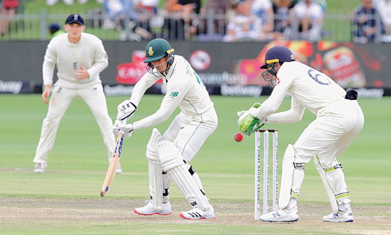 PORT ELIZABETH: South Africa’s Quinton de Kock plays and misses as England wicket-keeper Jos Buttler prepares to collect the ball during the third Test at the St George’s Park on Saturday.—AFP PORT ELIZABETH: South Africa’s Quinton de Kock plays and misses as England wicket-keeper Jos Buttler prepares to collect the ball during the third Test at the St George’s Park on Saturday.—AFP