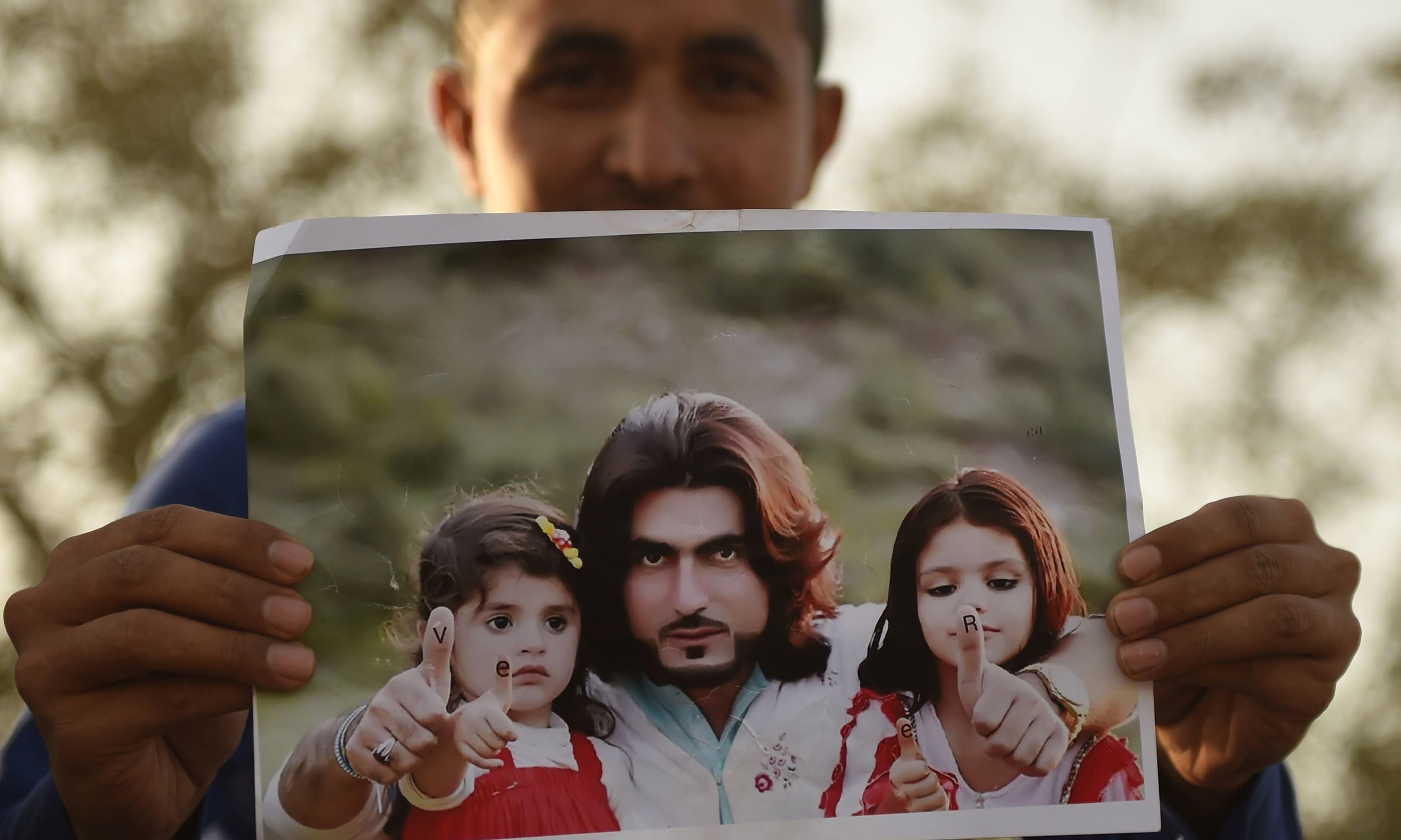 نقیب اللہ محسود کو کراچی میں پولیس مقابلے میں قتل کردیا گیا&mdash;فائل فوٹو: اے ایف پی