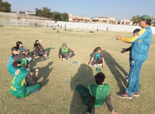 Bowling Coach Saleem Jaffar shares valuable tips