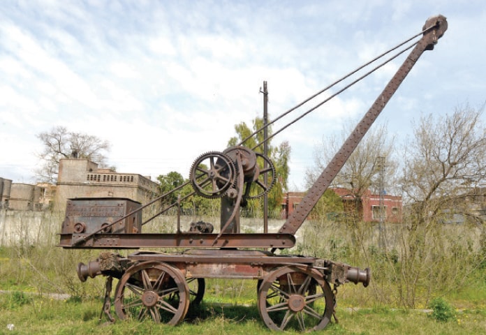 An out-of-use crane from the British era.