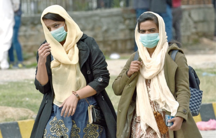 People have started wearing masks when moving outside in the city. —White Star