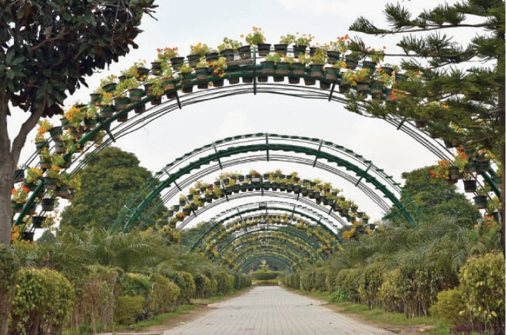 Allama Iqbal Park near Shamsabad in Rawalpindi gives a deserted look on Saturday. — Photo by Tanveer Shahzad