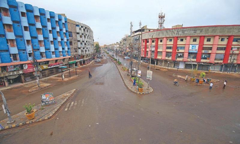 KARACHI: Markets are seen closed during the fourth day of lockdown in the metropolitan on Thursday.—INP