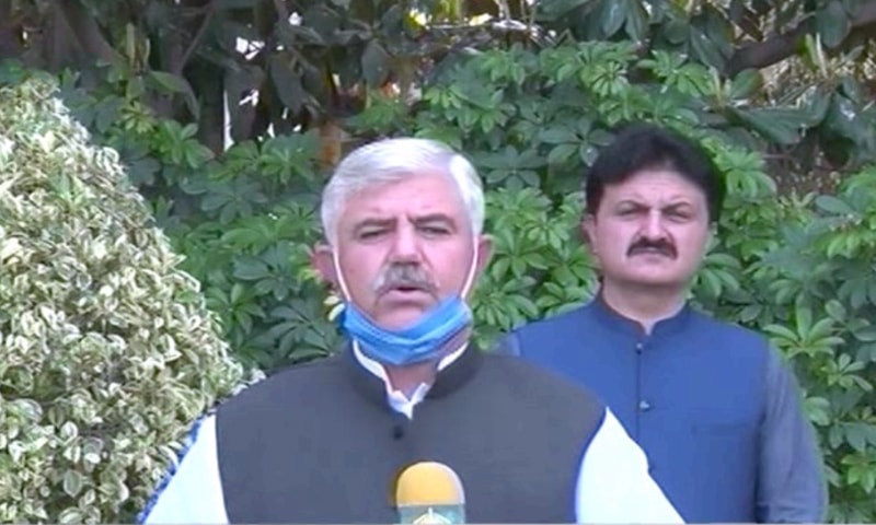Khyber Pakhtunkhwa Chief Minister Mahmood Khan addressing the media in Peshawar. — DawnNewsTV