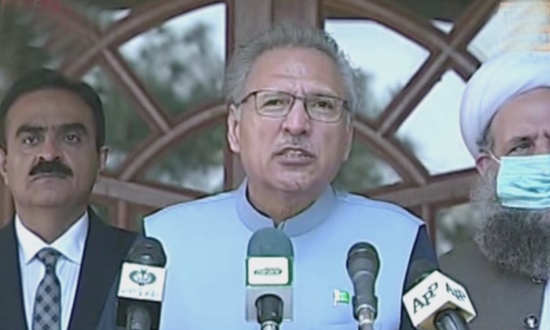 President Arif Alvi speaks to media in Quetta. — DawnNewsTV
