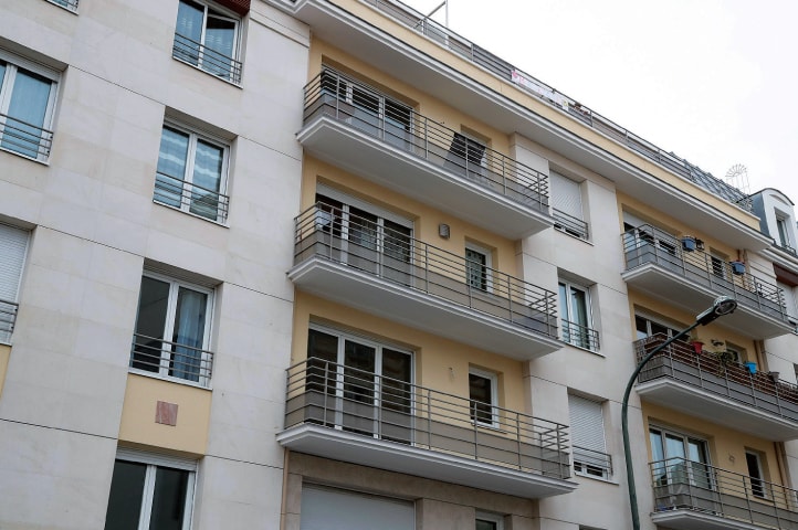 ASNIERES-SUR-SEINE (France): General view of the apartment building where Felicien Kabuga was arrested on Saturday.—AFP