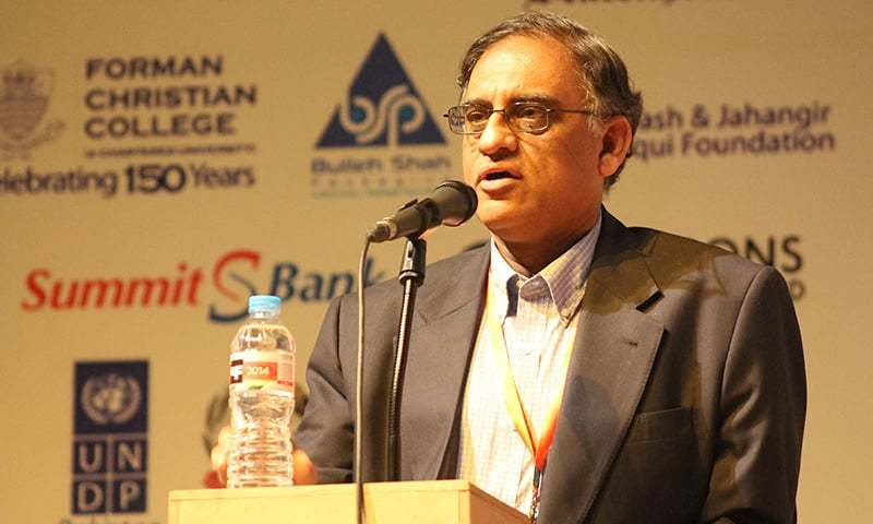 معروف مصنف، دانشور اور ادبی شخصیت ڈاکٹر آصف فرخی آج کراچی میں 60 برس کی عمر میں انتقال کر گئے— فائل فوٹو: ڈان معروف مصنف، دانشور اور ادبی شخصیت ڈاکٹر آصف فرخی آج کراچی میں 60 برس کی عمر میں انتقال کر گئے— فائل فوٹو: ڈان