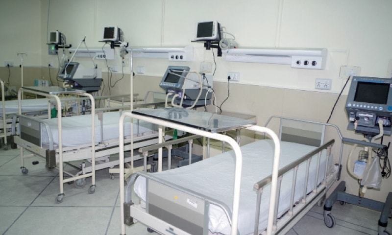 In the high dependency units (HDUs) in the entire Punjab, 628 beds are unoccupied out of 1,175 reserved for the coronavirus patients. — Dawn/File In the high dependency units (HDUs) in the entire Punjab, 628 beds are unoccupied out of 1,175 reserved for the coronavirus patients. — Dawn/File