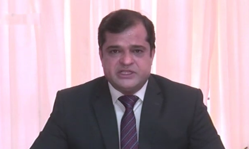 Liaquat Shahwani speaks to the media. &mdash; DawnNewsTV