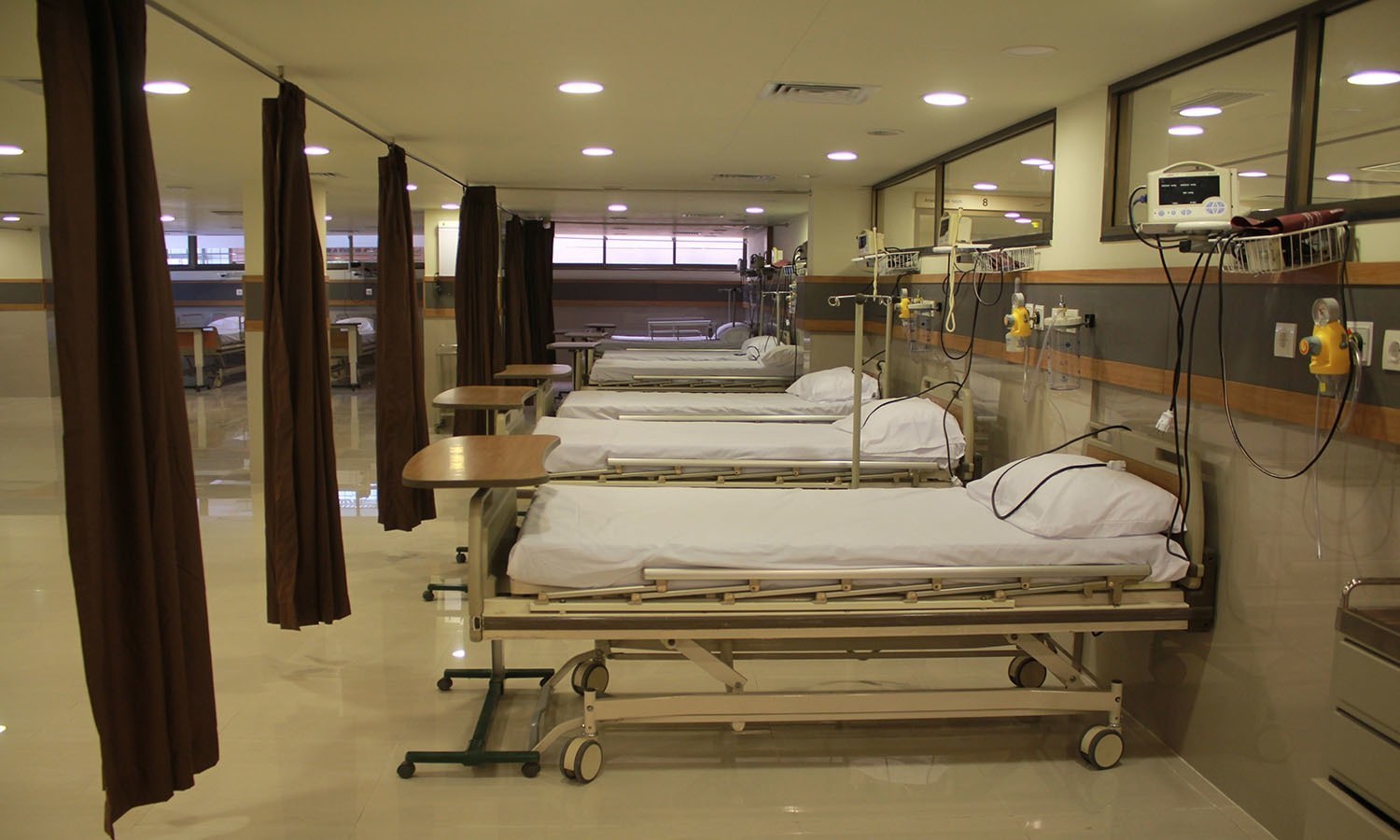 At present, the Sindh government has 503 ICU beds with ventilators and 1,810 HDU beds. — Dawn/File