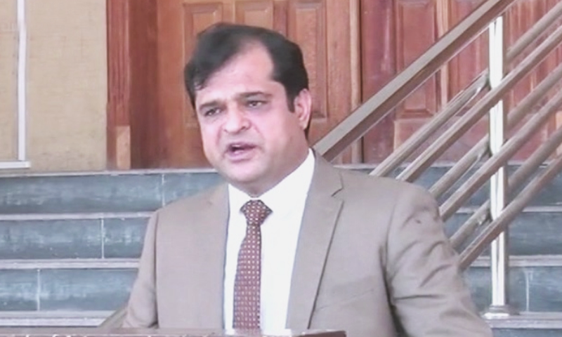 :iaquat Shahwani addressing the media in Quetta. &mdash; DawnNewsTV