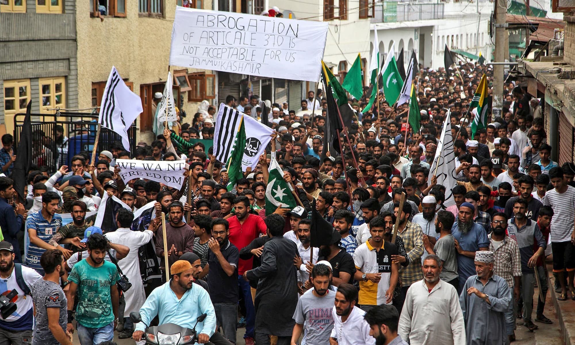 In this photo taken on August 9, 2019, Kashmiris shout pro-freedom slogans during a protest in Srinagar.  — AFP/File