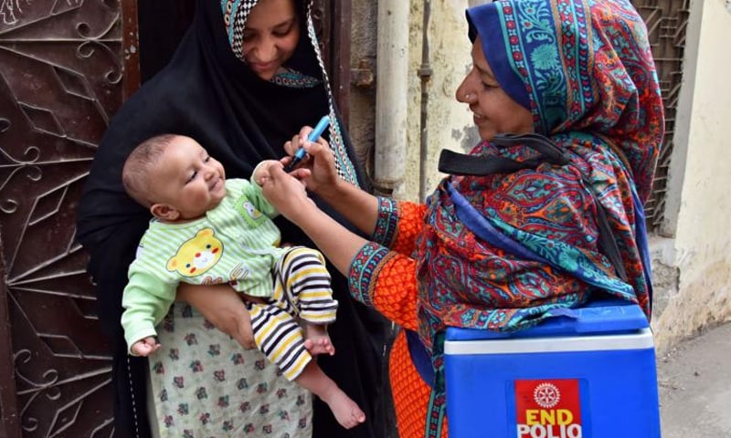 اس بات کے تمام تر امکان موجود ہیں کہ پاکستان اس بیماری کا شکار دنیا کا آخری خطہ بن جائے گا&mdash;تصویر: یونیسیف پاکستان