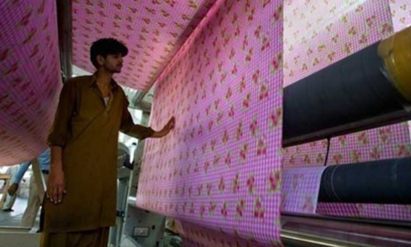 Pakistan’s textile and clothing exports grew 11.3 per cent year-on-year to $1.189 billion in September compared to $1.068bn, data released by the Pakistan Bureau of Statistics showed on Saturday. — File photo