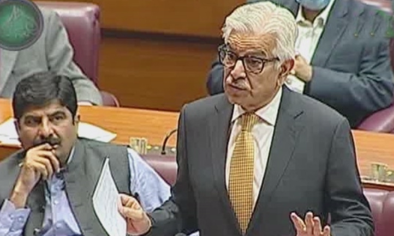 مسلم لیگ(ن) کے رہنما خواجہ آصف نے حکومتی زرعی پالیسی کو تنقید کا نشانہ بنایا— فوٹو: ڈان نیوز