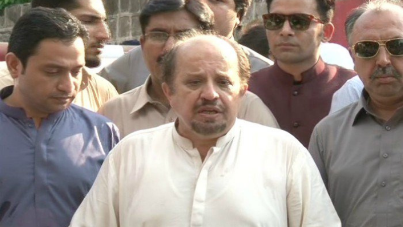 Leader of the Opposition in the Sindh Assembly Firdous Shamim Naqvi of the PTI along with his colleagues came up with a list of questions demanding quarterly report of the Sindh Budget 2020-21. — Photo courtesy RadioPak/File