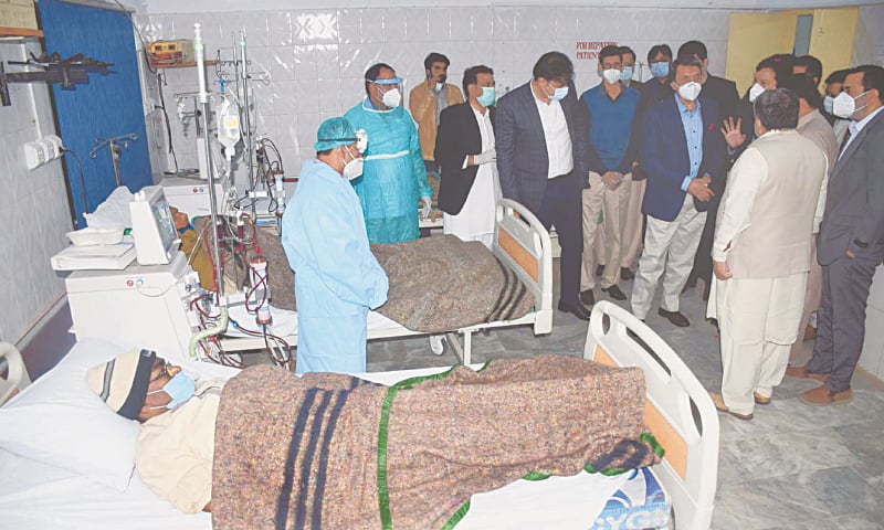 HYDERABAD commissioner, along with district officials and hospital staff, visits the dialysis centre on Monday.—Dawn HYDERABAD commissioner, along with district officials and hospital staff, visits the dialysis centre on Monday.—Dawn