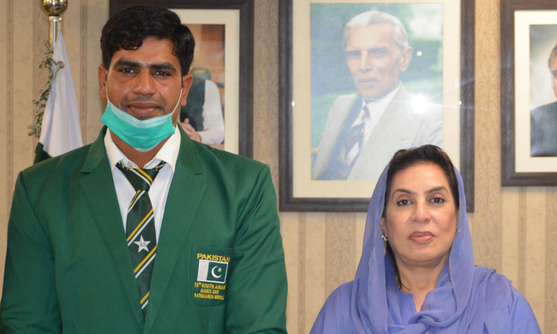 ederal Minister for Inter-provincial Coordination (IPC) Dr. Fehmida Mirza met on Wednesday javelin thrower Arshad Nadeem. — PID ederal Minister for Inter-provincial Coordination (IPC) Dr. Fehmida Mirza met on Wednesday javelin thrower Arshad Nadeem. — PID