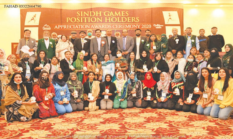 HYDERABAD’S outstanding Sindh Games athletes pose for a group photo with chief guest Dr Jamil Ahmad Khan, SGA president Mudassar Arain and other guests and officials during a reception held at the Indus Hotel on Wednesday. HYDERABAD’S outstanding Sindh Games athletes pose for a group photo with chief guest Dr Jamil Ahmad Khan, SGA president Mudassar Arain and other guests and officials during a reception held at the Indus Hotel on Wednesday.
