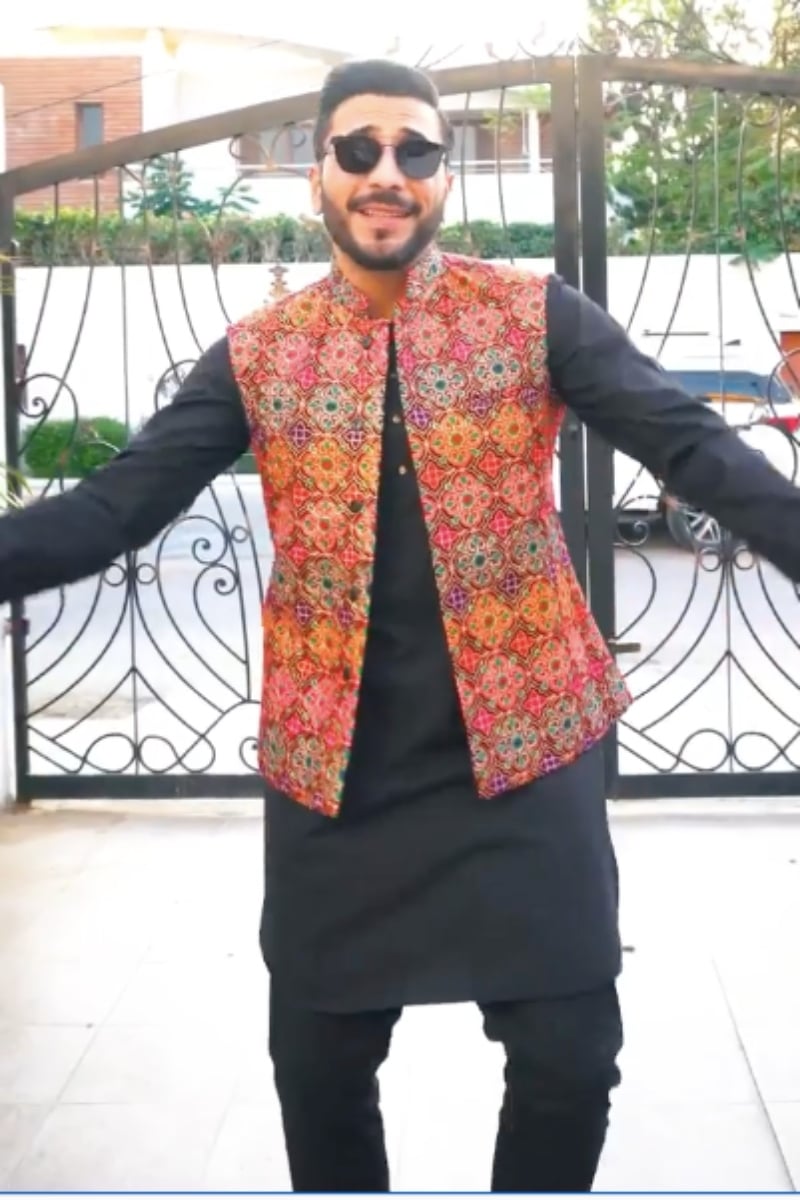 Mehndi kurta outlet with waistcoat