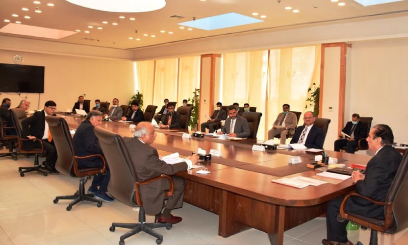 چیئرمین نیب کی صدارت میں نیب کا اعلیٰ سطح کا اجلاس منعقد ہوا &mdash; فوٹو: جاوید حسین