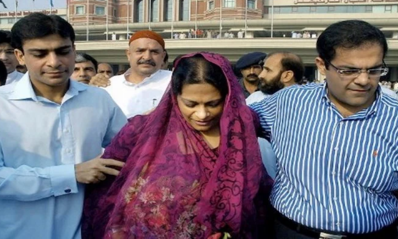 This file photo shows Shehbaz Sharif's wife Nusrat Shehbaz being accompanied by Hamza and Salman Shehbaz. — AFP/File