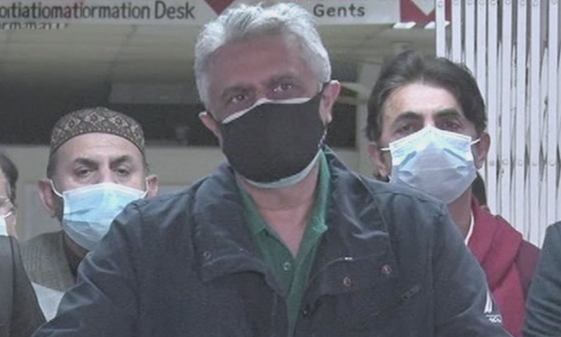 "All approved vaccines in Pakistan have very high protection against serious disease so you should get whatever vaccine is available," said Special Assistant to the Prime Minister on Health Dr Faisal Sultan as he spoke to the media in Islamabad after receiving his first vaccine shot. &mdash; DawnNewsTV