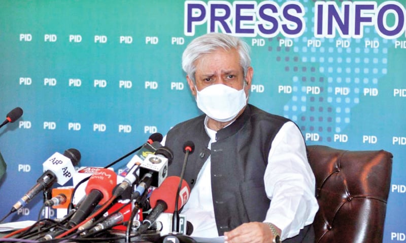 ISLAMABAD: Federal Minister for National Food Security and Research Syed Fakhar Imam is addressing a press conference on Saturday.&mdash;APP