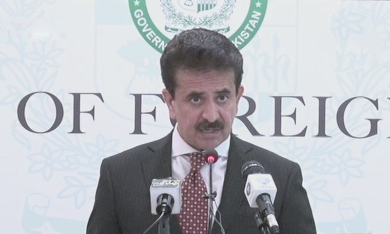 In this file photo, FO spokesperson Zahid Hafeez Chaudhri speaks to reporters during a press briefing. — DawnNewsTV