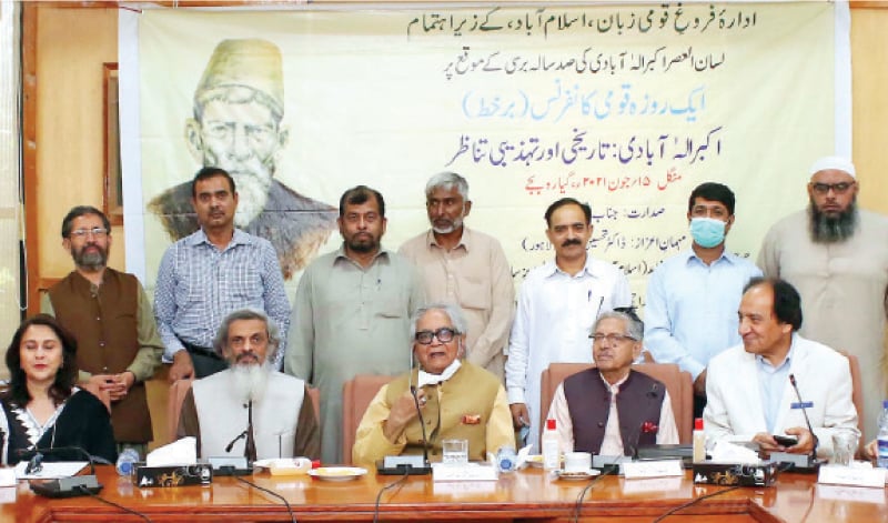 Literary scholar Iftikhar Arif speaks at a seminar organised on the occasion of the 100th death anniversary of famous poet Akbar Allahabadi on Tuesday. — APP