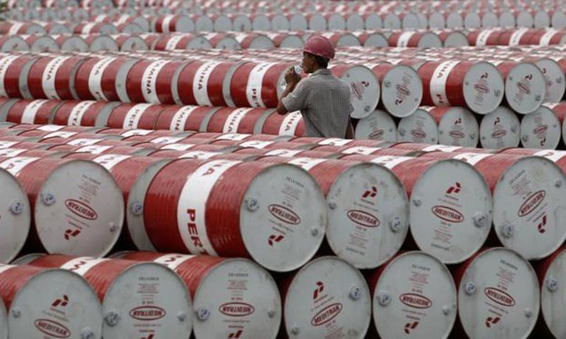 In June a jump of 15pc was seen in the overall oil sales to 1.862m tonnes from 1.615m tonnes in the same month in FY20. — Reuters/File