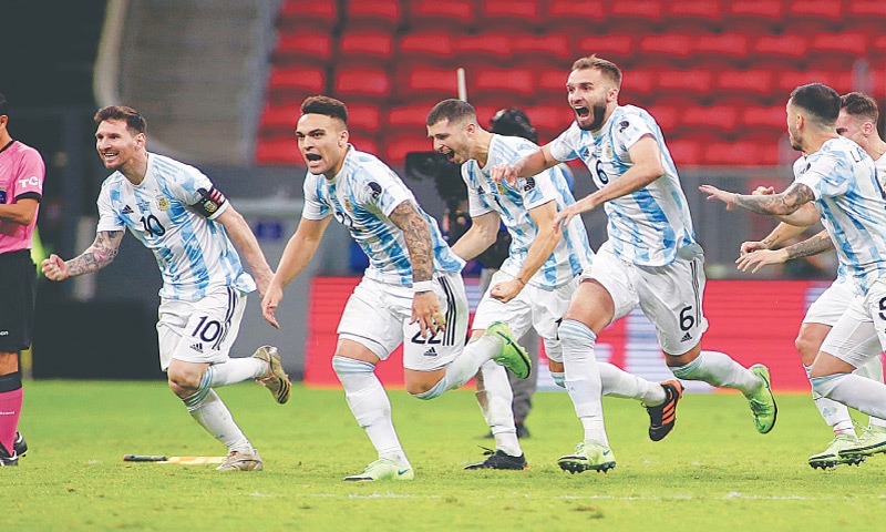 ARGENTINA players celebrate their victory against Colombia.&mdash;AFP