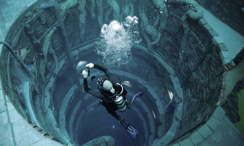 اس پول میں ایک کروڑ 46 لاکھ لیٹر تازہ پانی موجود ہے&mdash; فوٹو: اے ایف پی