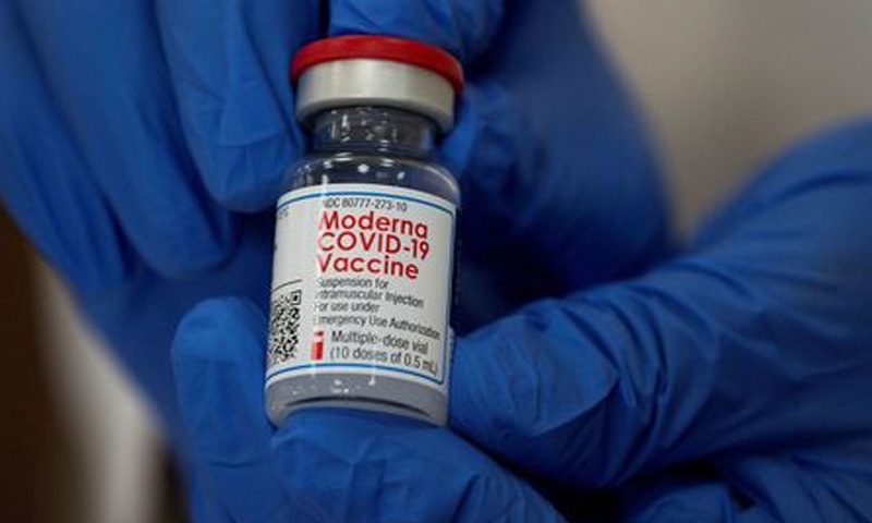 An employee shows the Moderna vaccine at Northwell Health's Long Island Jewish Valley Stream hospital in New York, US. — Reuters/File