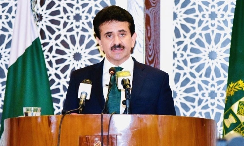 FO spokesperson Zahid Hafeez Chaudhri addresses a press conference. — Photo courtesy: Radio Pakistan/File